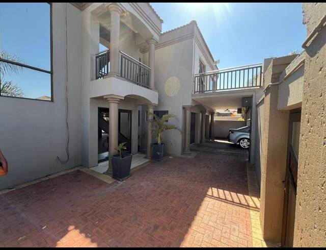 5 BEDROOM HOUSE FOR SALE IN ALVEDA